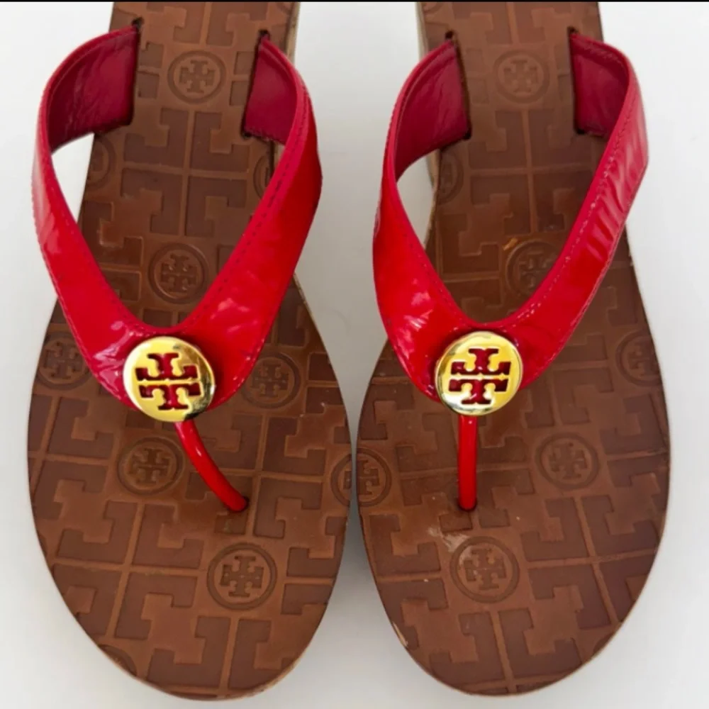 Tori Burch Thora Sandals in Red Patent Leather EUC with Shoe Box